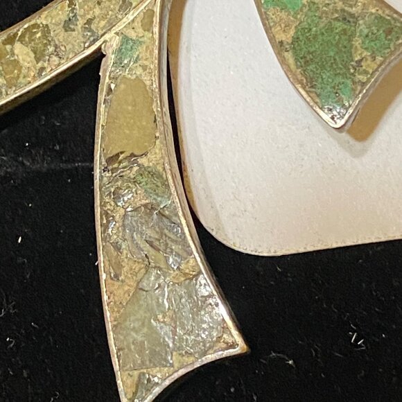 2.5" x 1.75" Vintage Mexican Taxco Sterling Silver & Crushed Stone Earrings - Picture 12 of 16